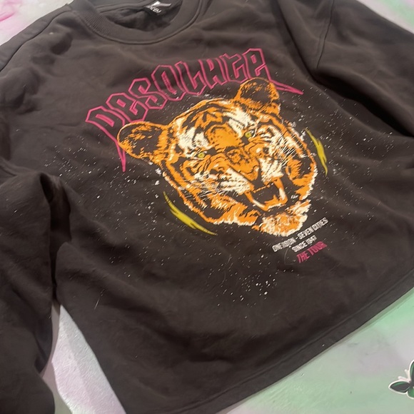 RARE Collector Desolate the Tour Size XS Women Grunge Rare Merch Crew Neck Swea… - Picture 5 of 5